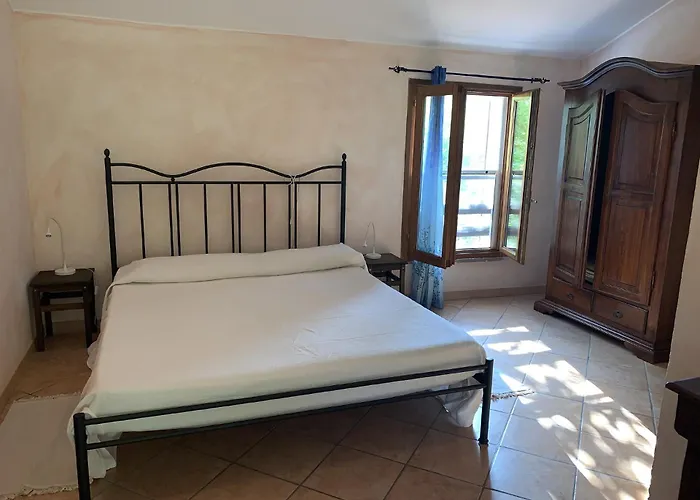 La Bianca Fattoria Фермерский дом Сарцана